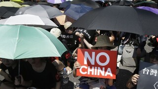Čína zverejnila bielu knihu, nevylúčila vojenský zásah na Taiwane