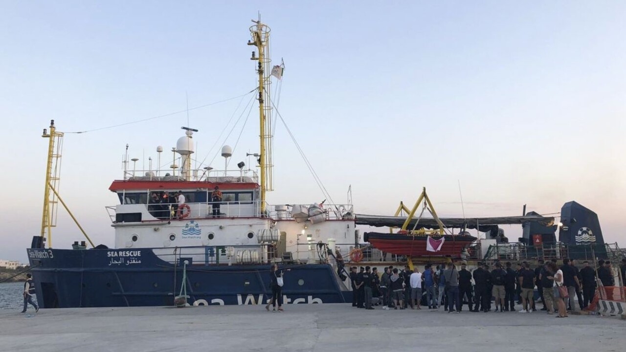 Taliansko zvýši pokuty pre mimovládky zachraňujúce migrantov