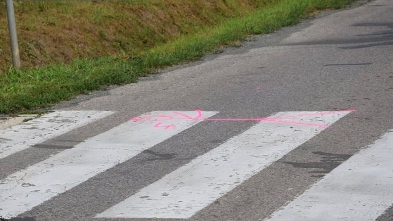 Muž náhle vstúpil na vozovku, vodič kamióna zrážke už nezabránil
