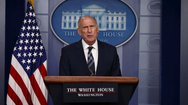 Šéf tajných služieb Coats končí, nahradí ho kongresman z Texasu