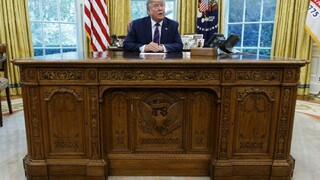 Zástancov ústnej žaloby na Donalda Trumpa je čoraz viac