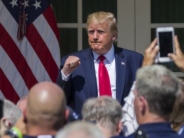 Republikáni Trumpa podržali, senát neprelomil veto o zbraniach