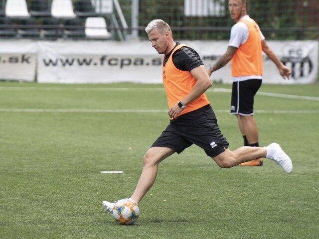 Ďurica vo futbale ostáva. Stal sa asistentom trénera FC Petržalka