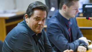 Mafia, či prekrytie škandálu? Politici reagujú na Kočnerove správy