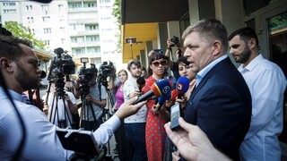 Správy majú podľa Fica prekryť škandál šéfa PS. Truban reagoval