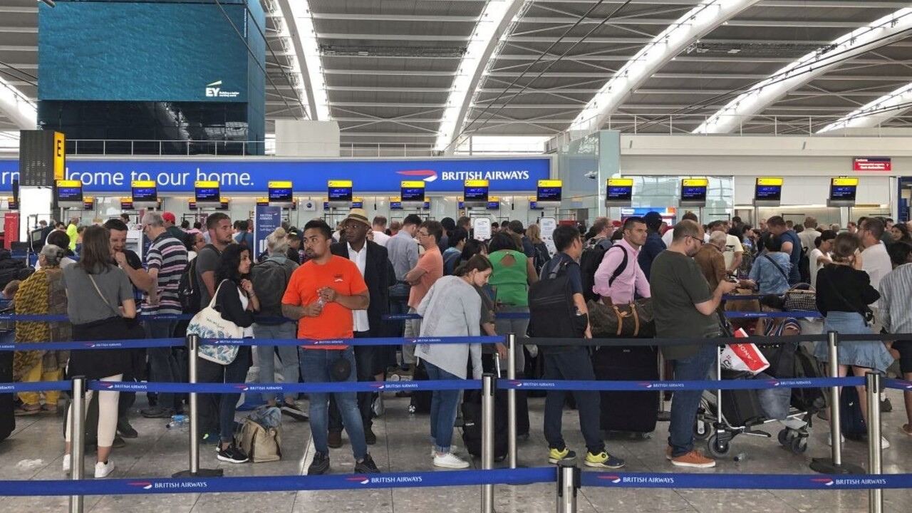 Chystáte sa do Londýna? Letisko Heathrow zruší takmer 200 letov