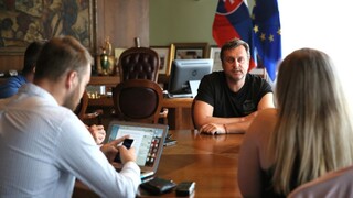 Štát má peniaze na opravy, tvrdí Danko. Problémom je zákon