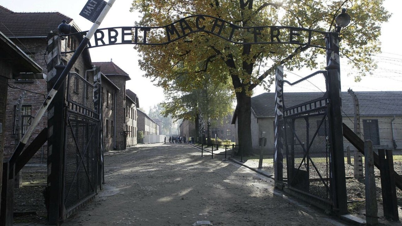 Príbuzní obetí z koncentračných táborov majú dostať od železníc odškodné