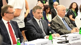 Šéf poľského Sejmu využíval vládne lietadlá na súkromné účely