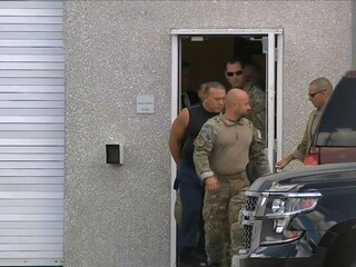 Muž, ktorý posielal prominentom balíky s bombami, pôjde za mreže