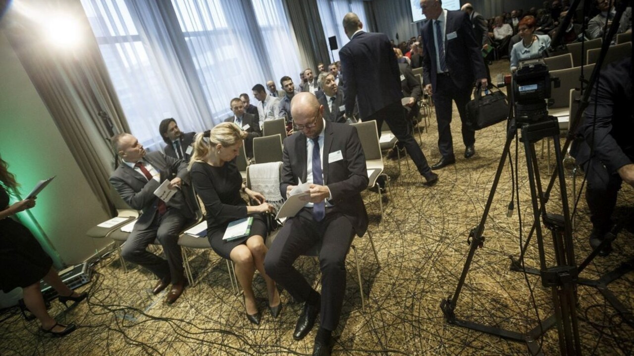 Vhodný čas? Nemyslím. Viacerým členom SaS sa kongres nepáči