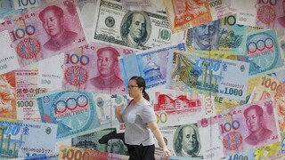 USA obviňuje Čínu z manipulácie meny, klesla na dlhoročné minimum
