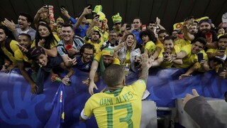 Alves sa vrátil domov, fanúšikovia mu pripravili prekvapenie