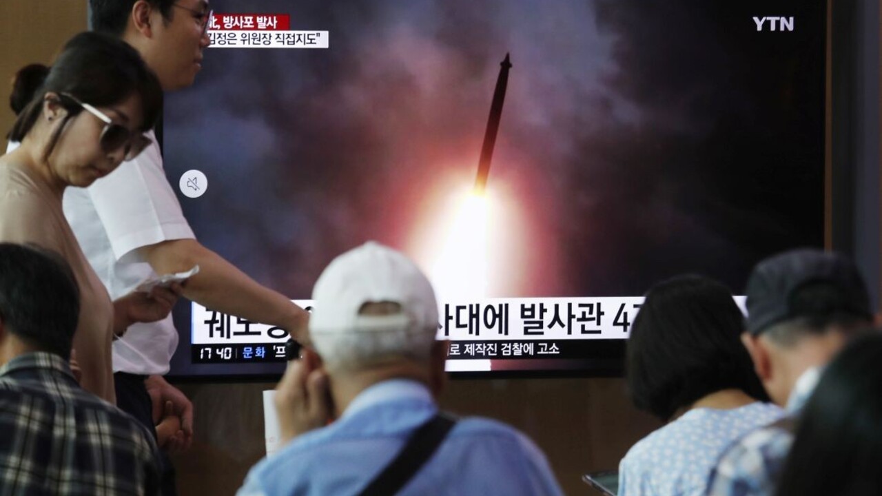 Odpálenie rakiet bolo varovaním, vyhlásil severokórejský vodca