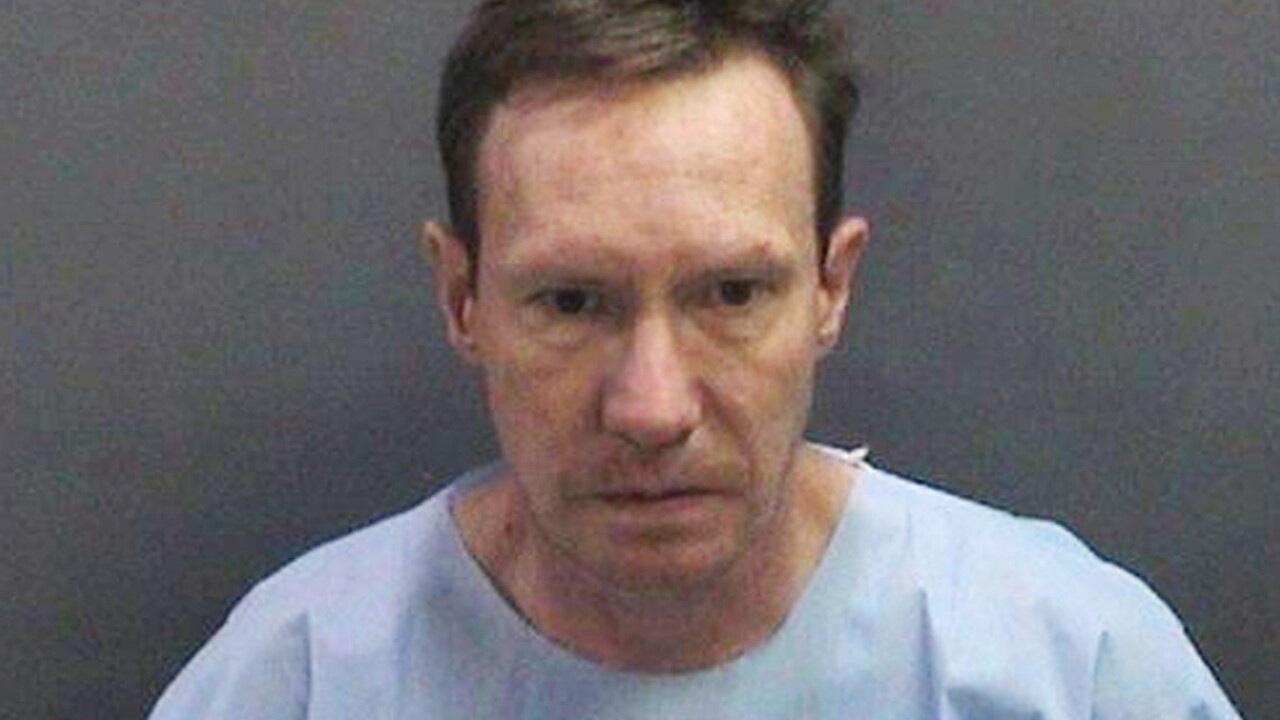 Chytili milionára, ktorý sa roky ukrýval. Je podozrivý z vraždy