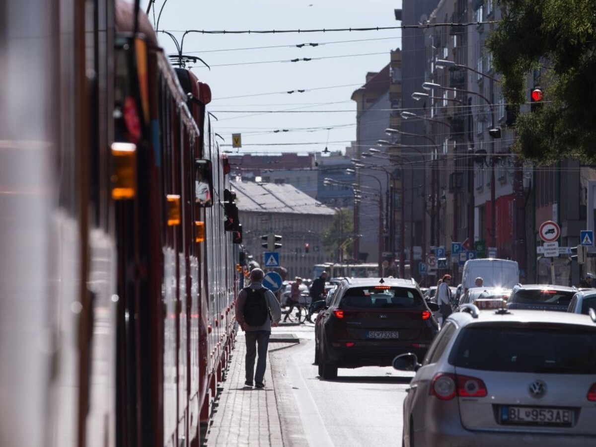 Cez víkend rátajte s výlukou električky, upozornil dopravný podnik