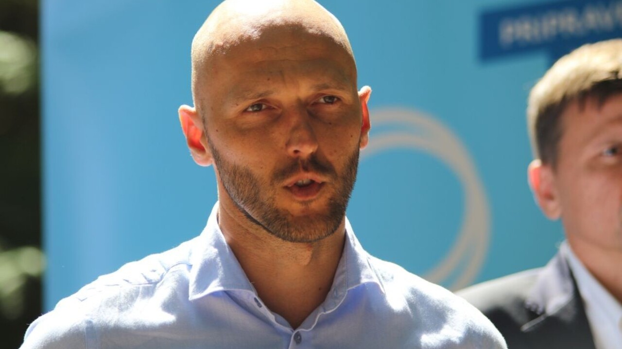 Smer očakáva, že polícia preverí, či líder PS obchodoval s drogami