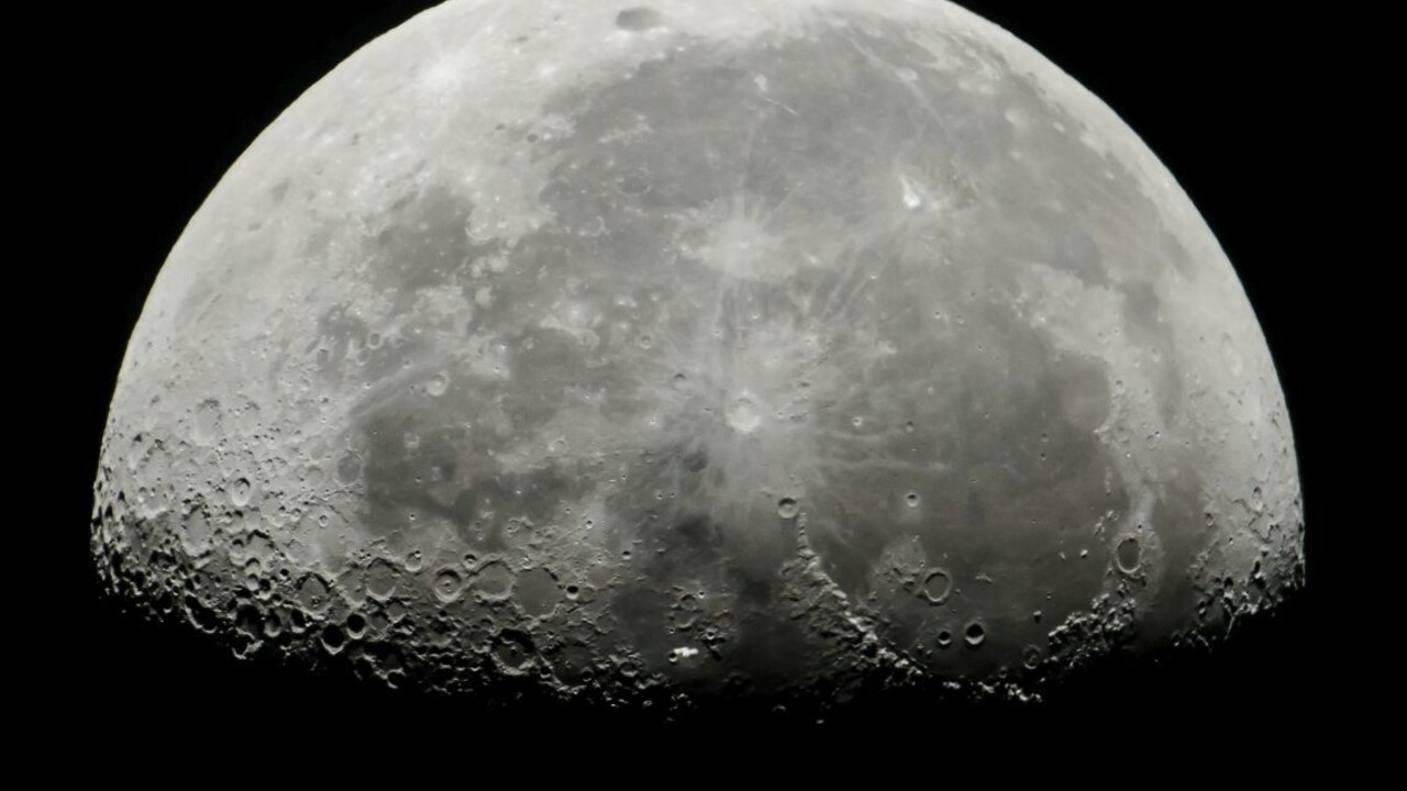 Mesiac vesmír 1140px (SITA/AP)