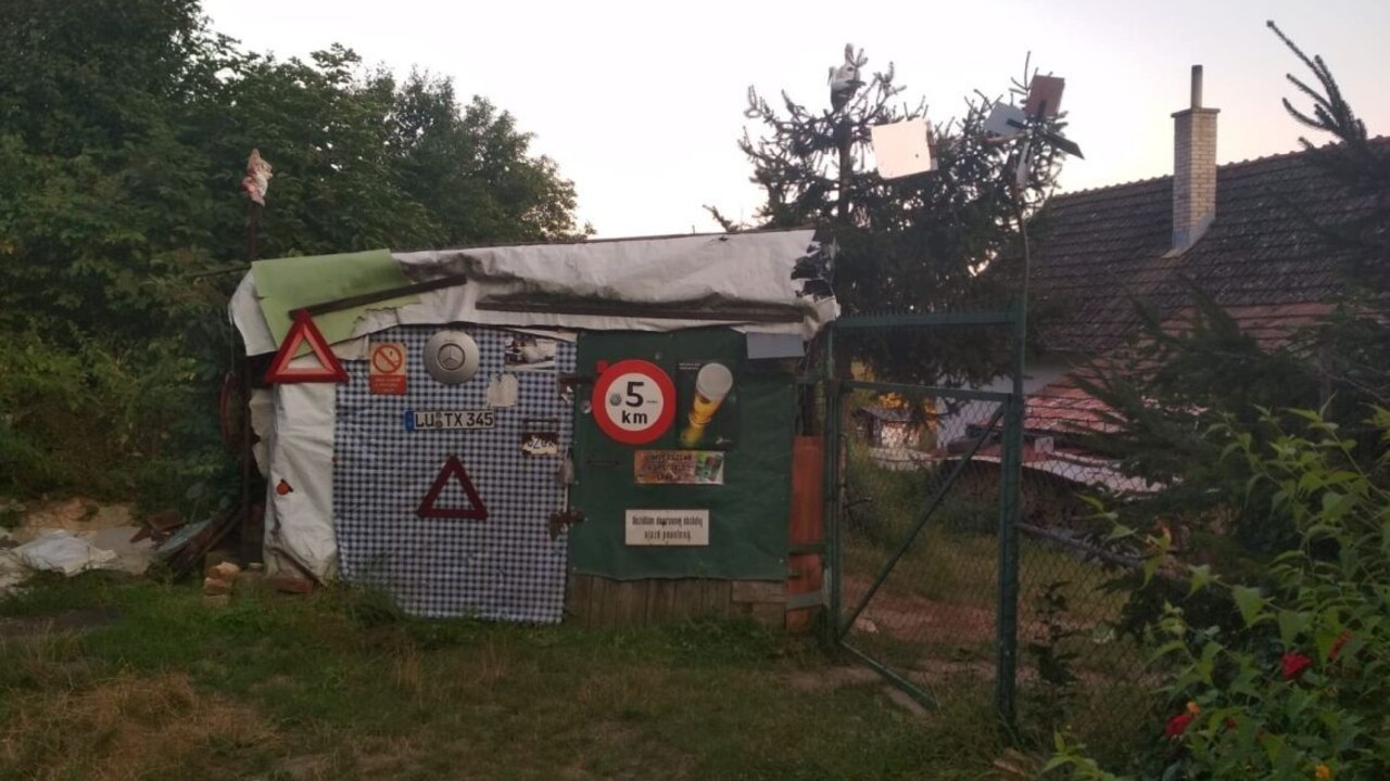 Obeť priviazal k autu a vláčil. Polícia informuje o šokujúcej vražde