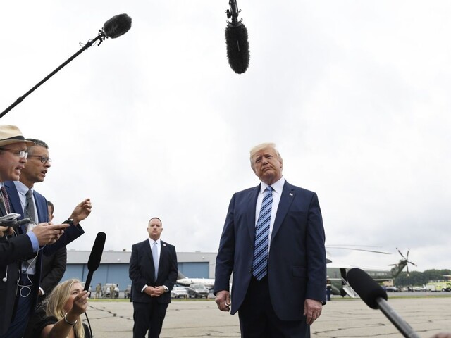 Čína presúva svoje vojsko k hongkonským hraniciam, píše Trump