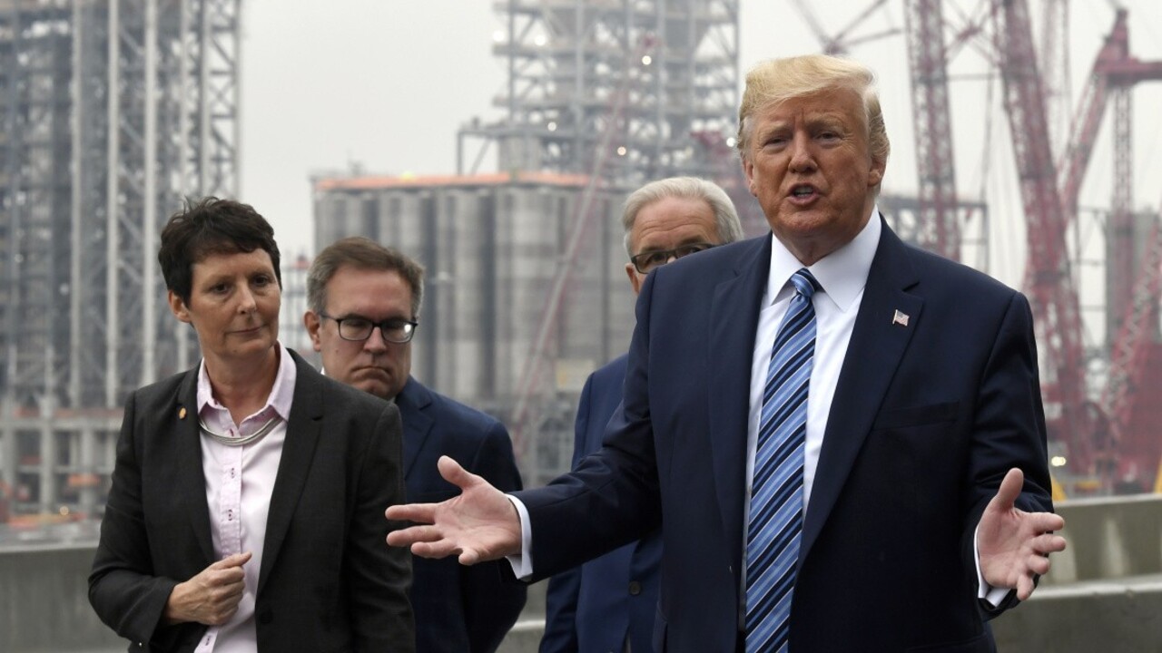 Spory v Hongkongu by mohol vyriešiť Si, myslí si Trump. Navrhol stretnutie