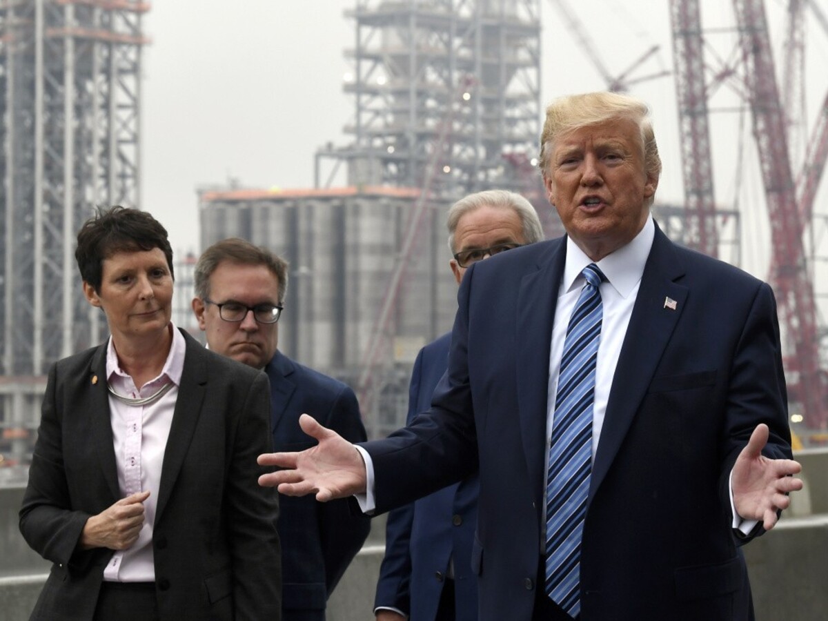 Spory v Hongkongu by mohol vyriešiť Si, myslí si Trump. Navrhol stretnutie