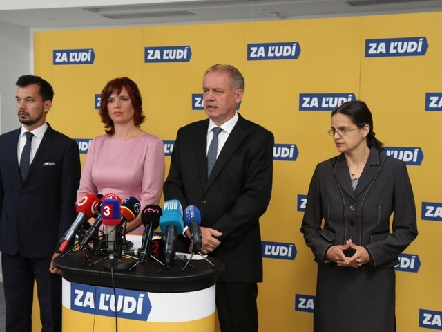 ÚS sa topí v podaniach. Kiskovci vyzvali právnikov, aby kandidovali