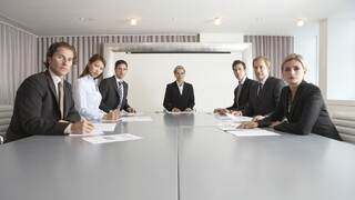 Firmy chcú samostatných zamestnancov, odborné znalosti sú druhoradé