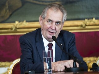 Zeman sa stretne s Babišom. Rokovať budú o novom ministrovi kultúry