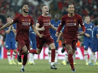 Liverpool má problém s brankármi. Adriana zranil vlastný fanúšik
