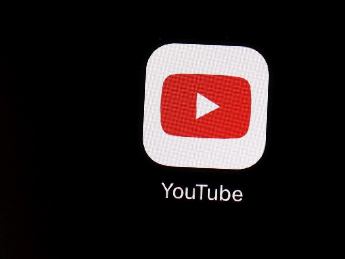 YouTube spravil rázny krok, zmazal archív konšpiračného rádia
