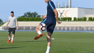 Mönchengladbach remizoval so Schalke. Nastúpil aj Bénes