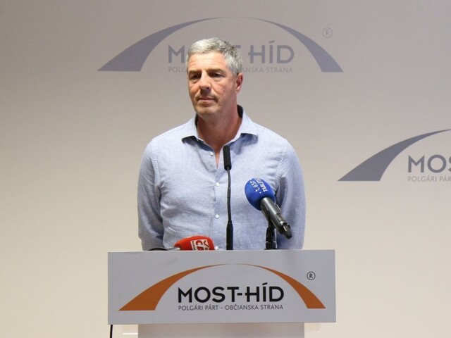 Utvoria koalíciu? SMK má problém s osobou šéfa Mosta