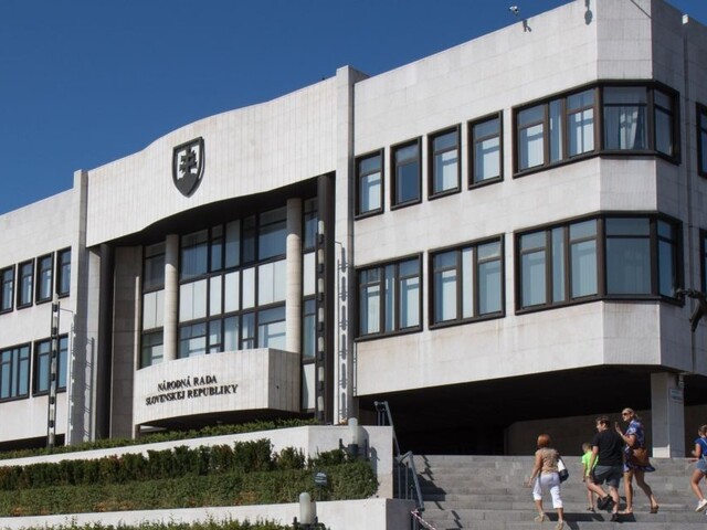 Smer aj PS/Spolu sú napriek kauzám stabilní, ukazuje prieskum