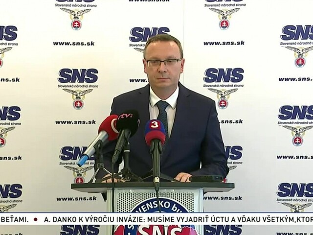 Vyhlásenie T. Bernaťáka zo SNS o minimálnych dôchodkoch a sovietskej okupácii