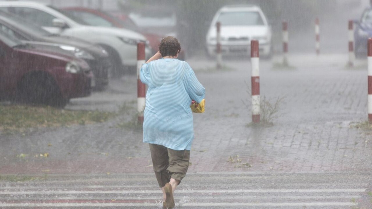 Čakajú nás búrky i vysoké teploty, vydali výstrahy pre tieto kraje