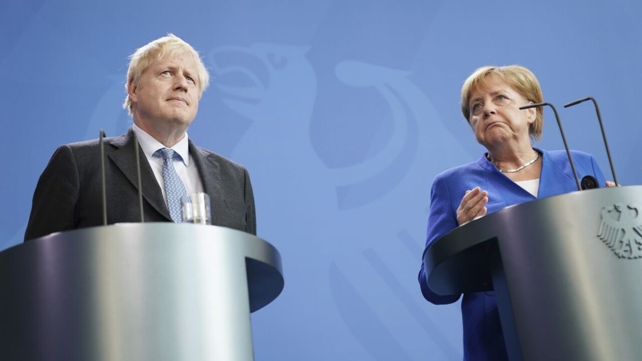 Na návrat Ruska do G7 nie je vhodný čas, myslia si Johnson a Merkelová