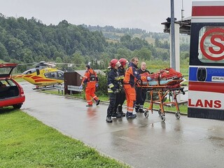Turistov v Tatrách zasiahla búrka s bleskami, zahynuli aj deti