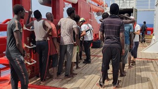 Ocean Viking hľadá prístav už dva týždne, Taliani ju ignorujú