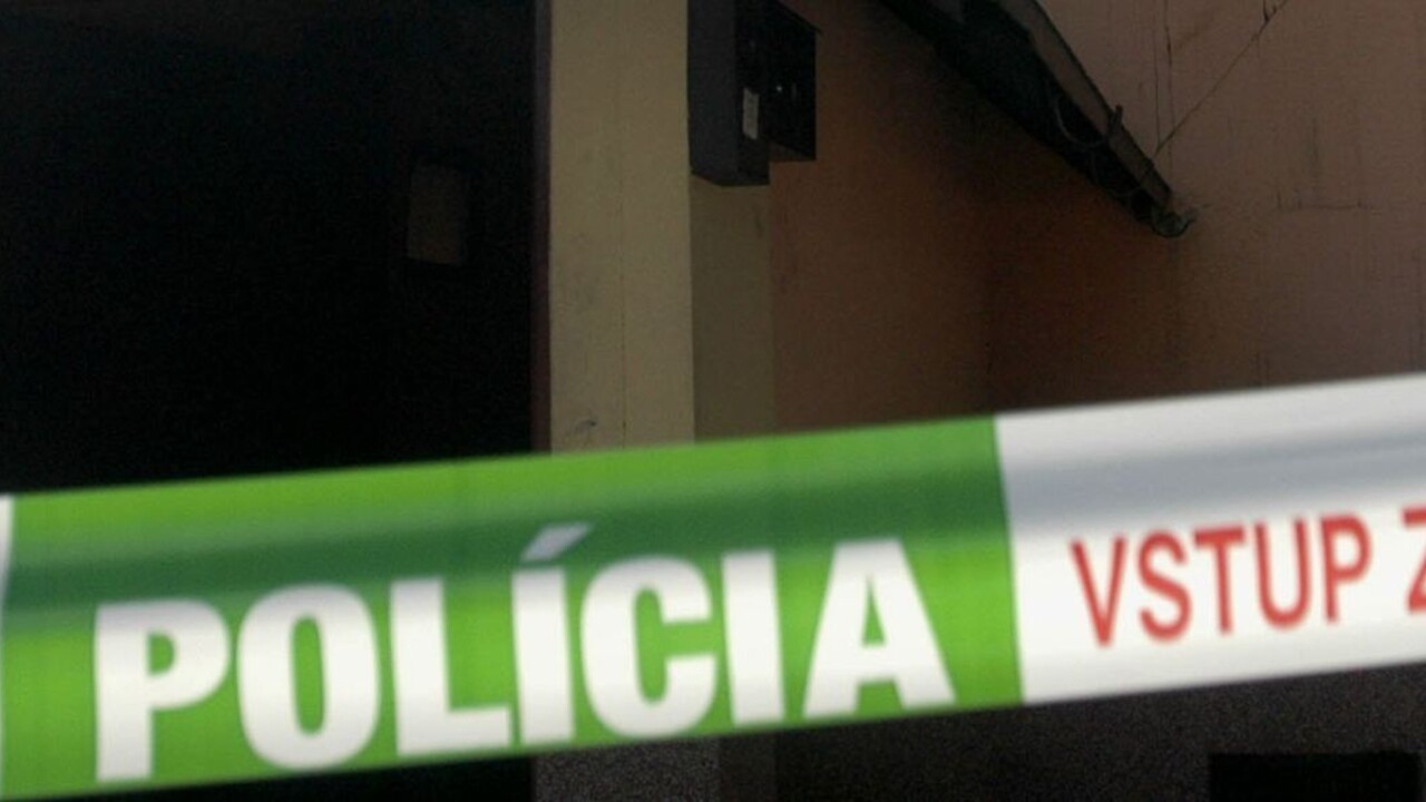 V rodinnom dome našli mŕtveho muža s bodnými poraneniami