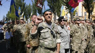 Prekvapenie od letušky i veteráni. Ukrajinci oslávili nezávislosť