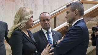 Šetríme a obraciame každé euro, odkázali z rezortov Kamenickému