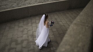 Boli na mieste mŕtvi. Novomanželia zahynuli pár minút po obrade