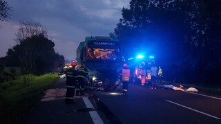 Pri nehode neďaleko slovenských hraníc zahynuli štyria ľudia