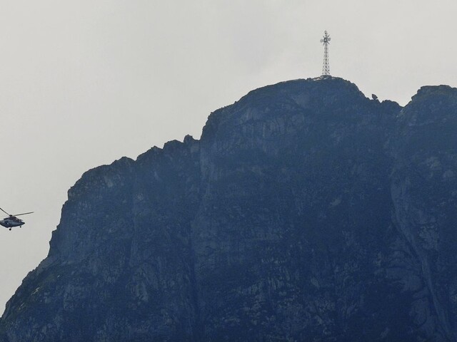 Chceme vidieť kríž. Turistov od výstupu neodradila tragédia ani zákaz