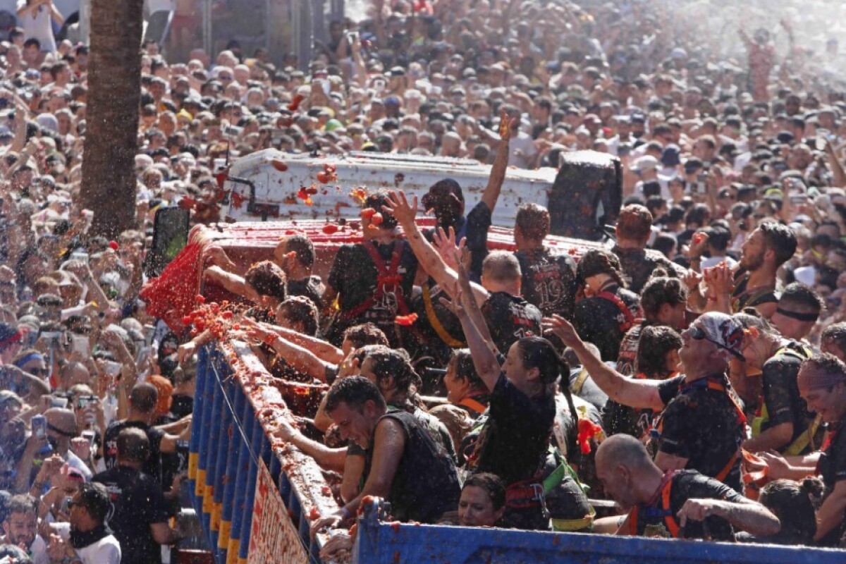 spain-tomato-fight-96804-fd98515beb8b4d2491299e6e32d42e51_b8758b80.jpg