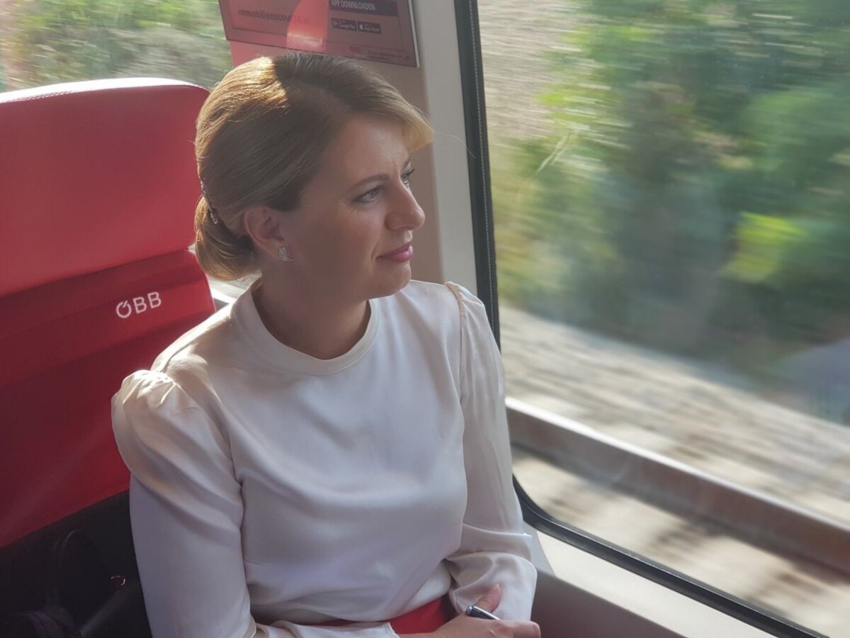 Prezidentka nasadla na vlak a odcestovala na návštevu Rakúska