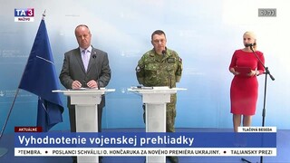 P. Gajdoš a D. Zmeko vyhodnotili vojenskú prehliadku na oslavách SNP