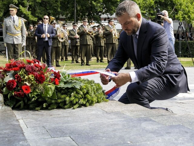 Buďme hrdý národ, vyzval Pellegrini a uctil si obete SNP