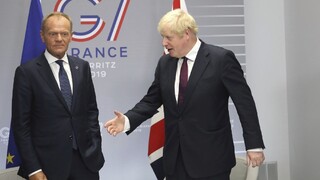 Slovná prestrelka má dohru, Tusk sa obul do Johnsona